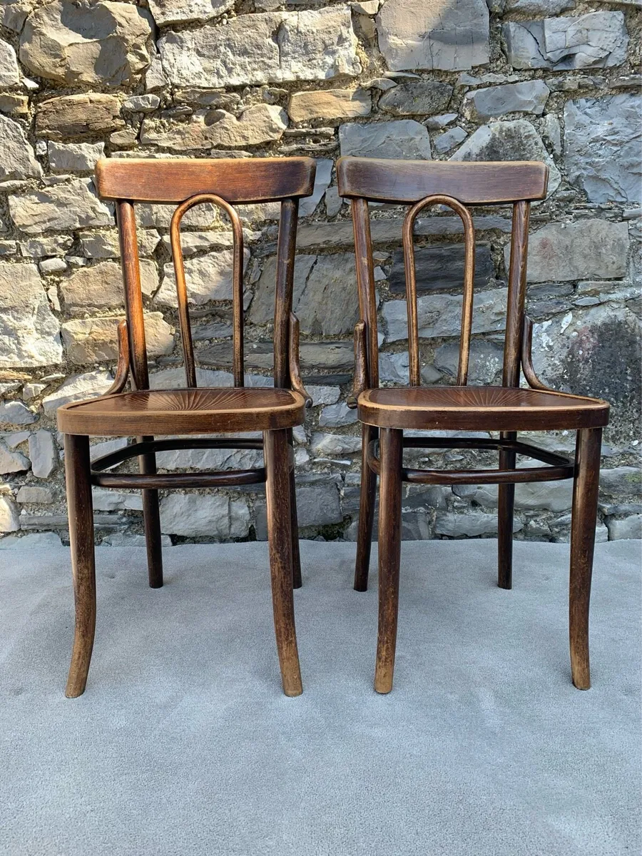 Pair of Thonet bentwood dining chairs. - Image 1