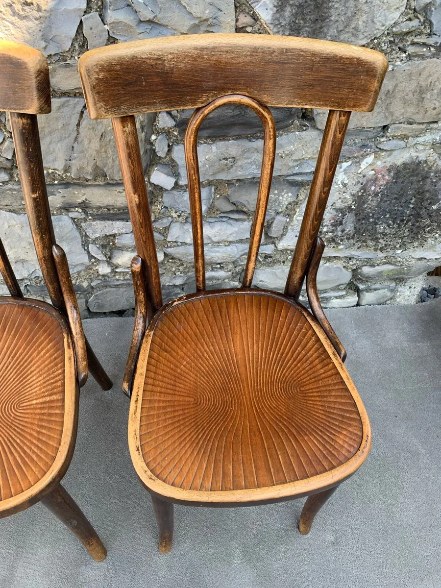 Pair of Thonet bentwood dining chairs. - Image 3
