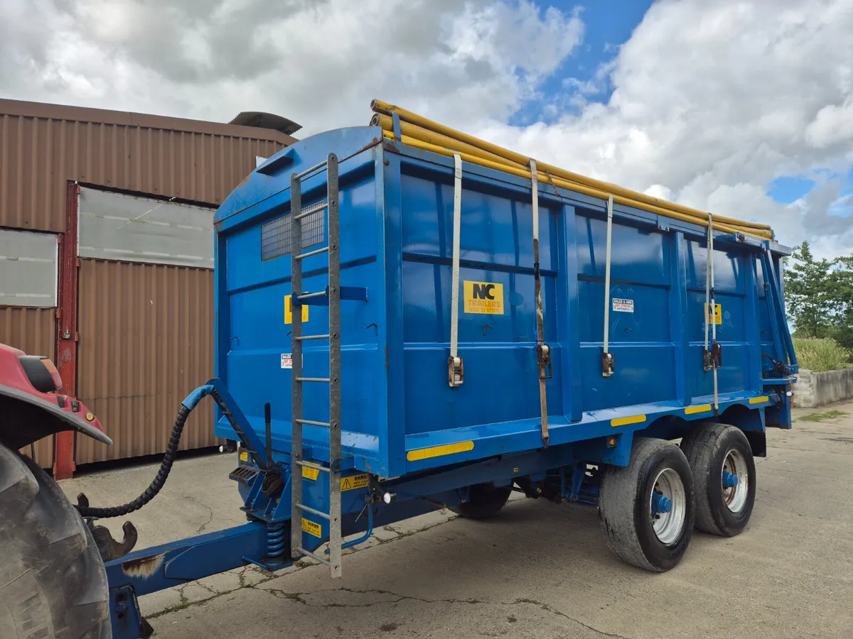 NC 18ft grain trailer. Hydraulic door.  Cover - Image 2