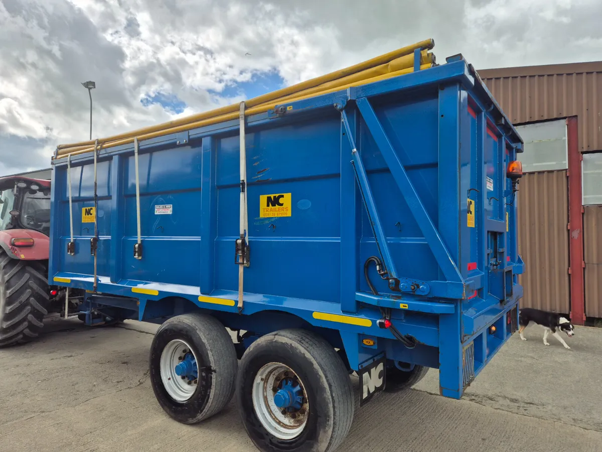 NC 18ft grain trailer. Hydraulic door.  Cover - Image 3