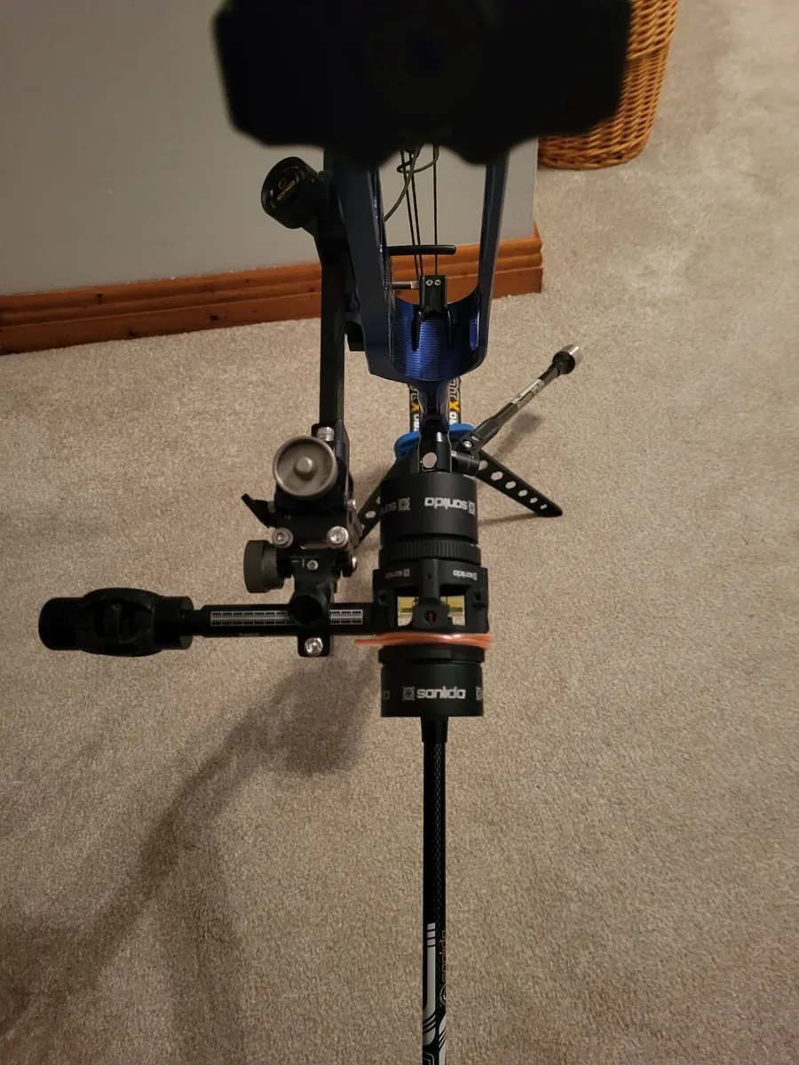 Compound Bow - Image 2