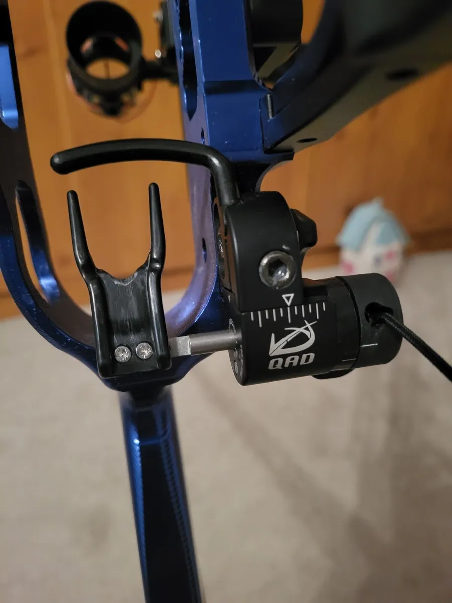 Compound Bow - Image 1