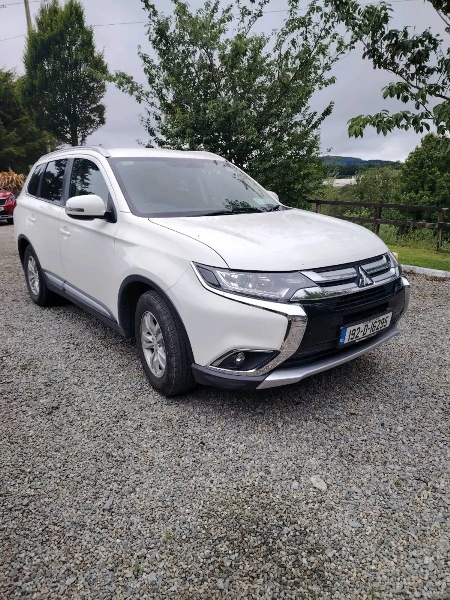 Mitsubishi outlander commercial - Image 4
