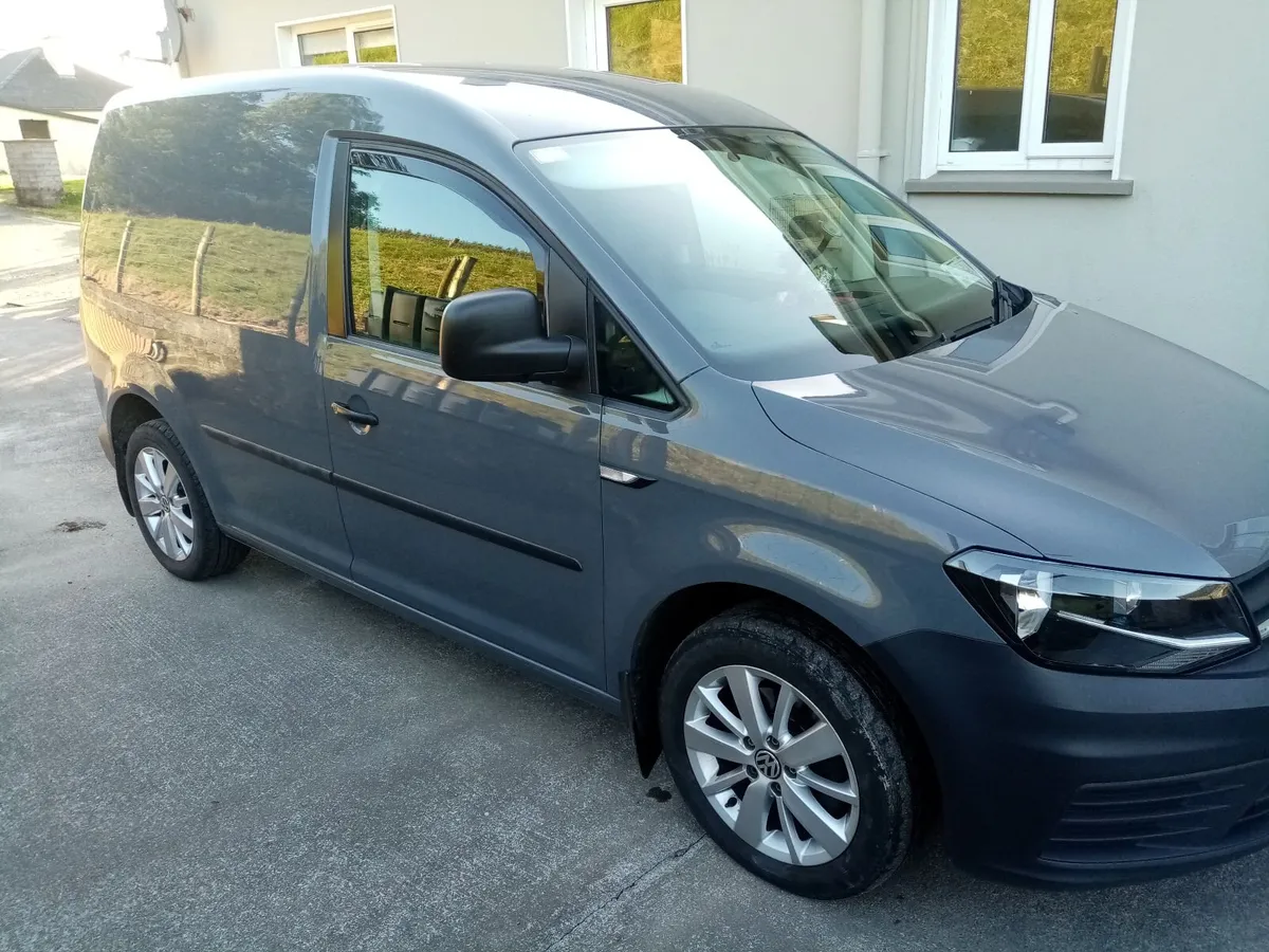 Volkswagen Caddy 2017 - Image 2