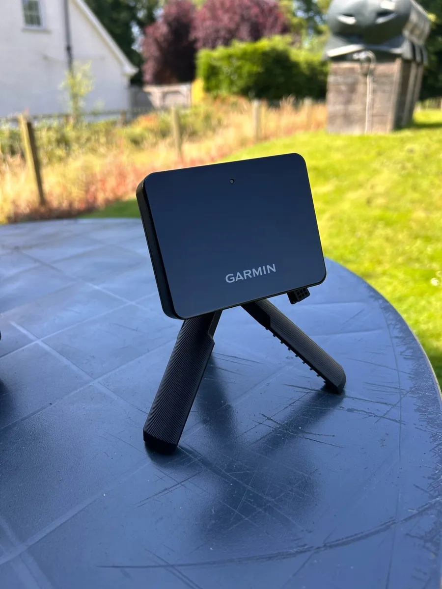 Garmin R10 Launch Monitor - Image 1