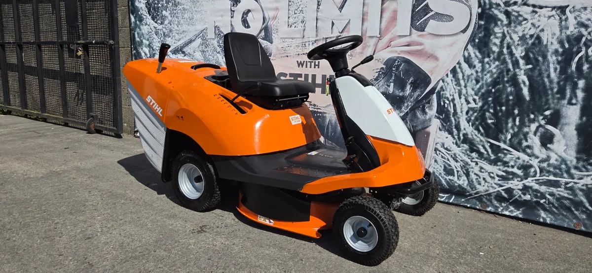 STIHL RT4082 Ride on Mower (Demo Model) - Image 3