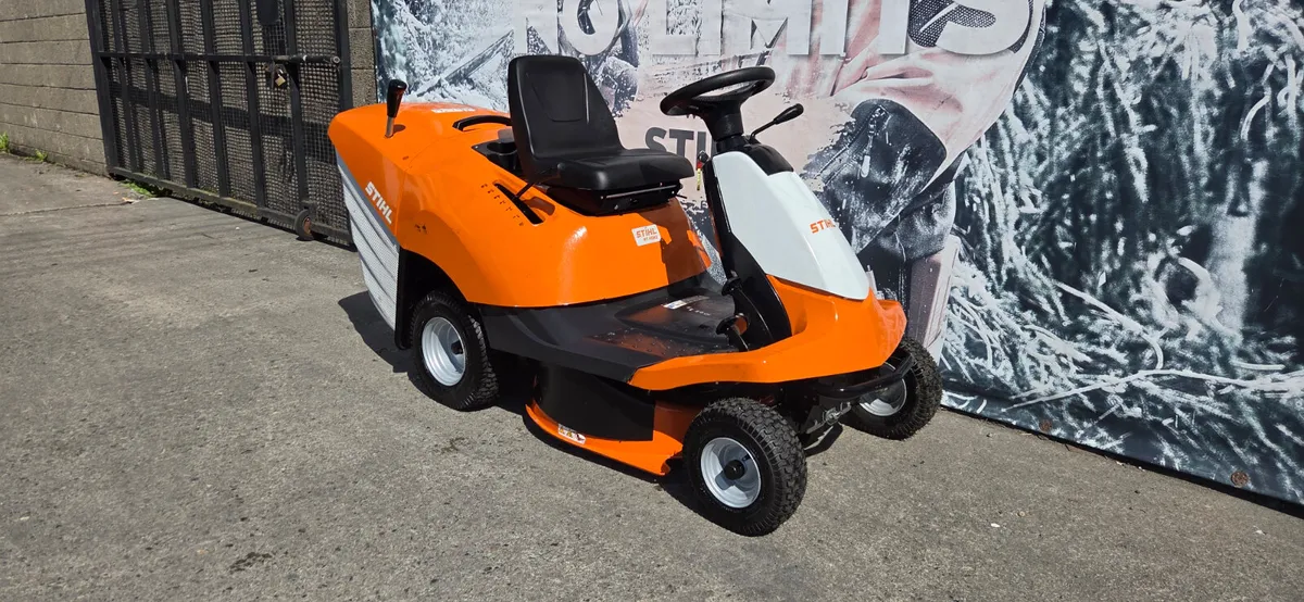 STIHL RT4082 Ride on Mower (Demo Model) - Image 1