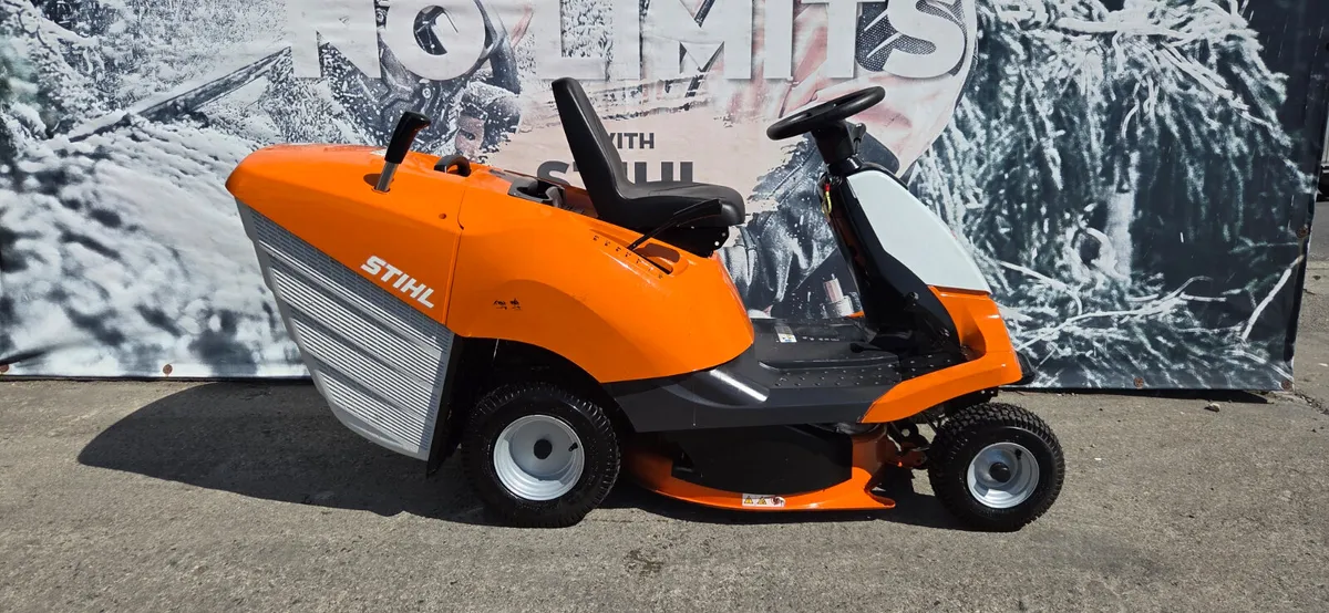 STIHL RT4082 Ride on Mower (Demo Model) - Image 2
