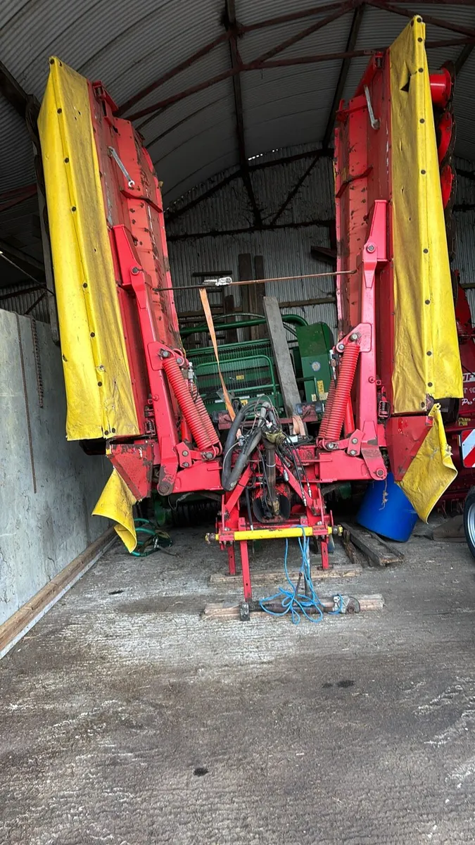 Pottinger butterfly mowers