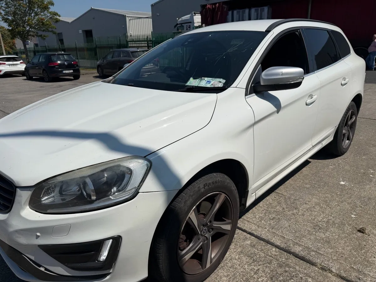 2015 Volvo XC 60 R design - Image 3