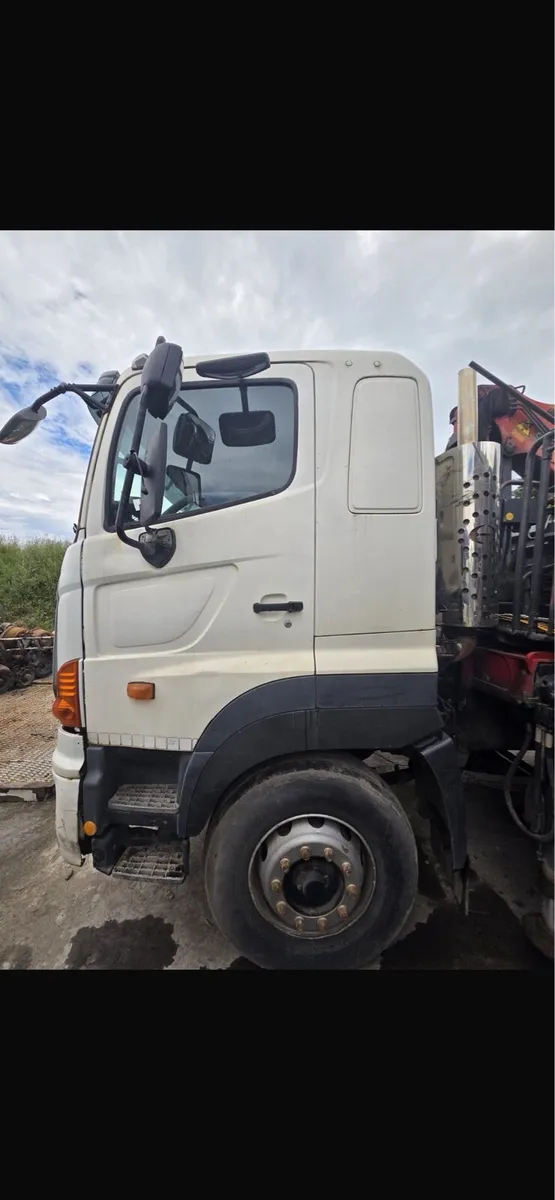 Hino 700 Tipper - Image 2