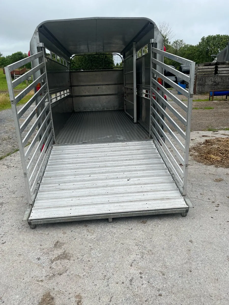 Ifor triaxel cattel box - Image 4