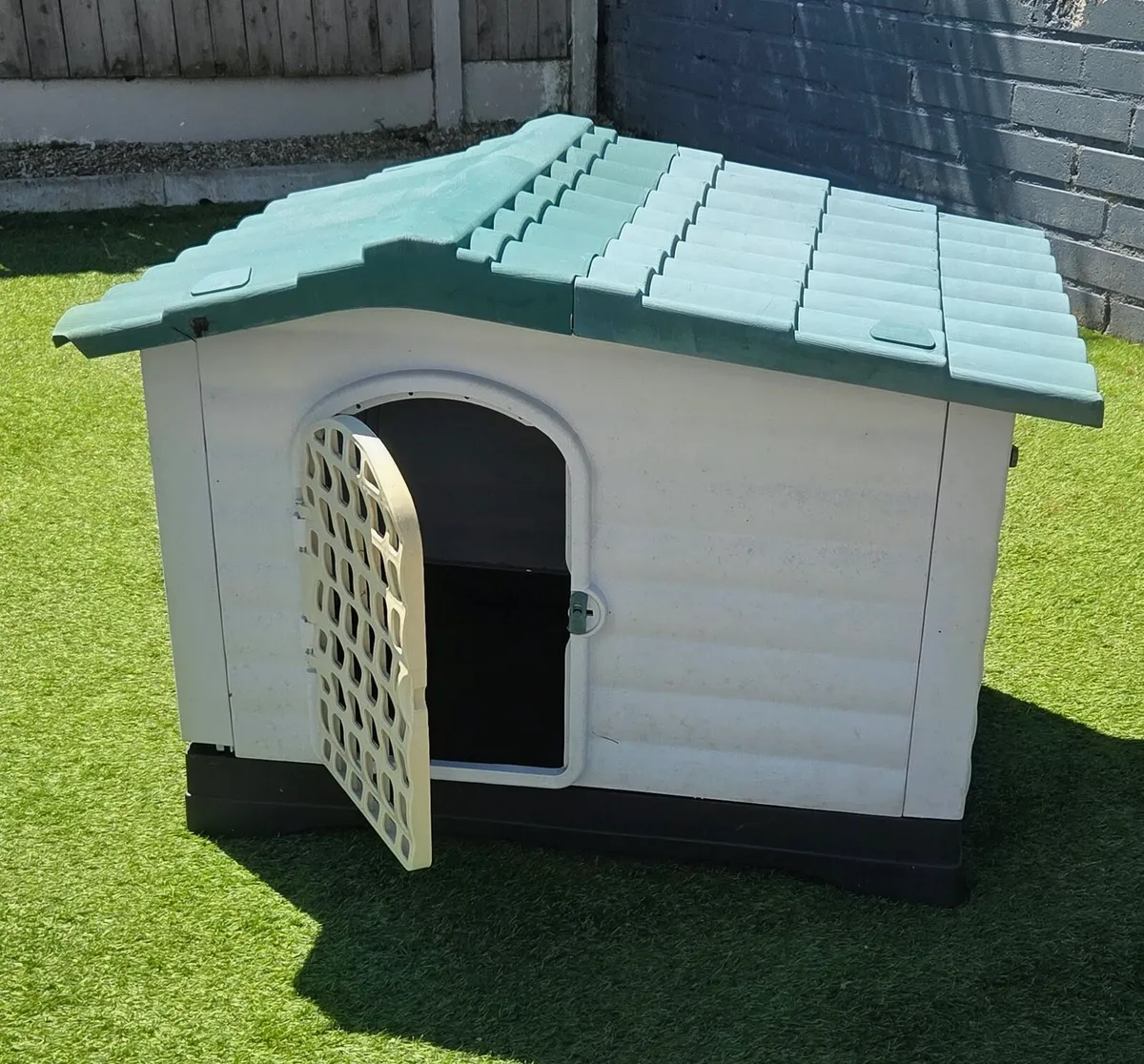Dog Kennel - Image 1