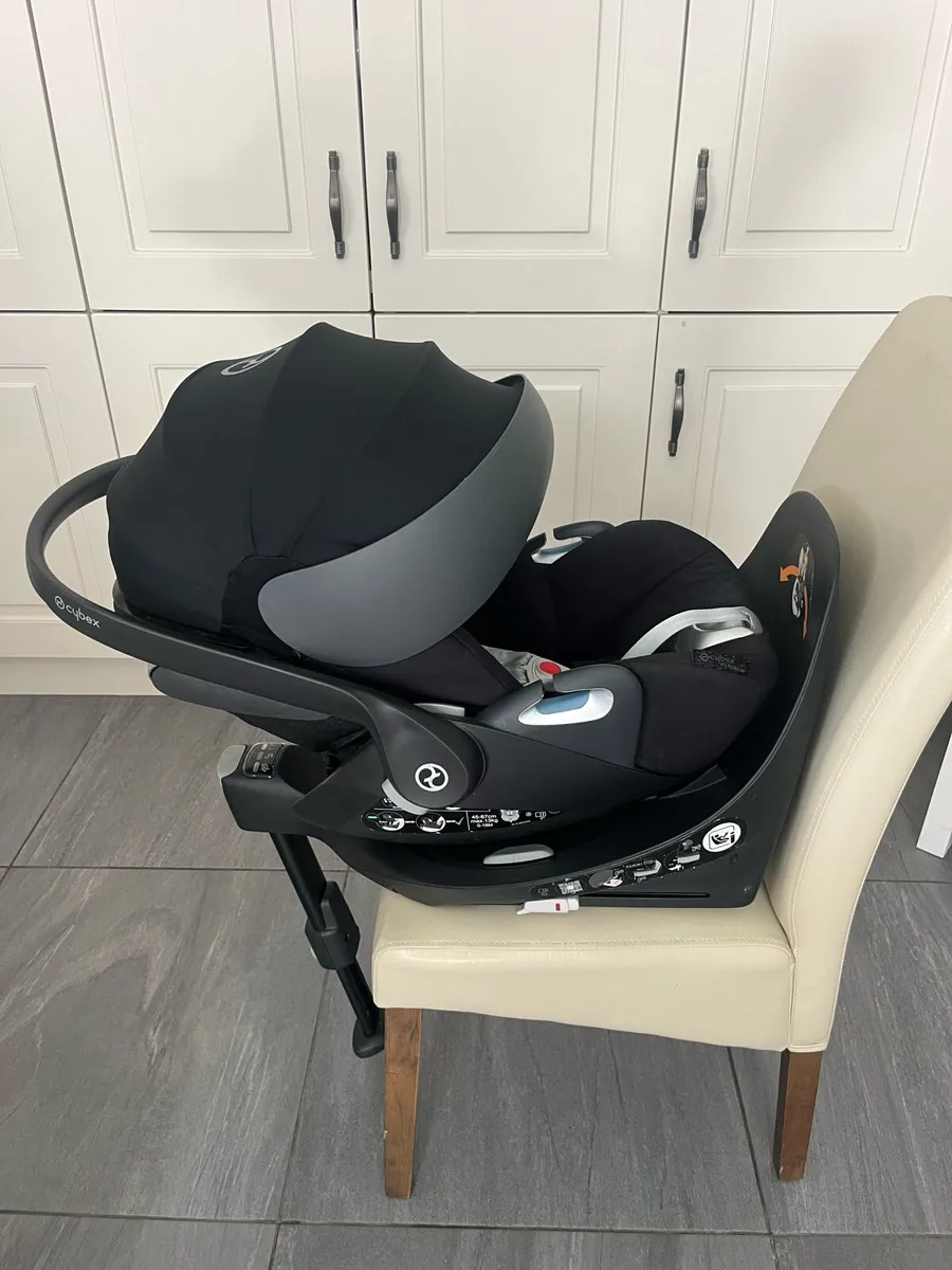 Baby car seat - Image 1