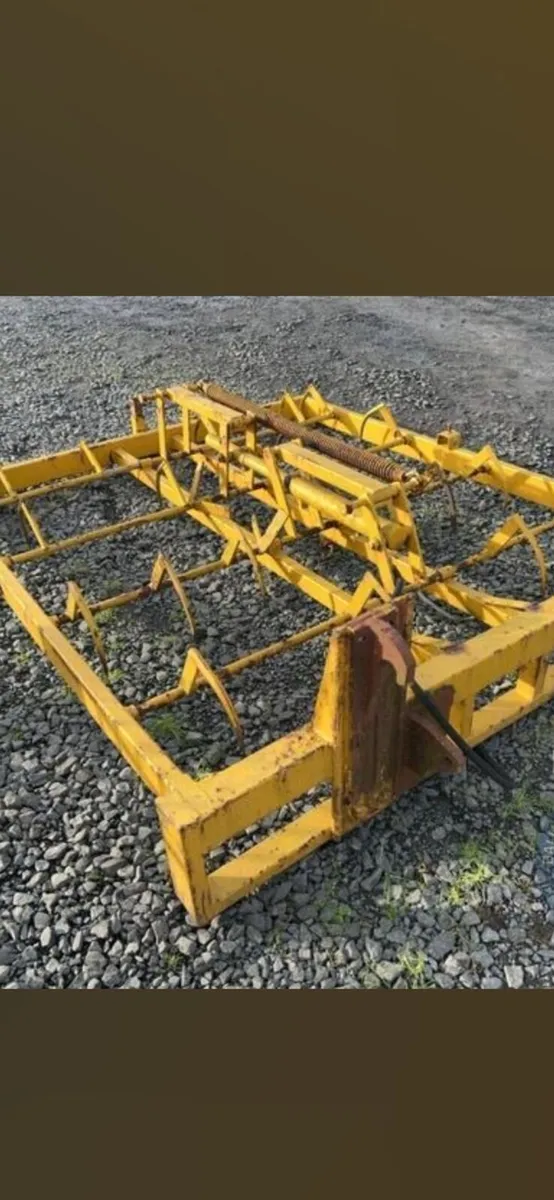 Flat 8 bale grab - Image 1
