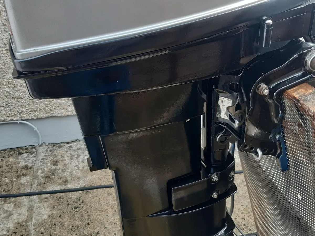 25hp 2 mariner outboard on hold deposit taken - Image 3