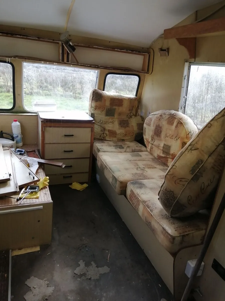 Caravan - Image 2