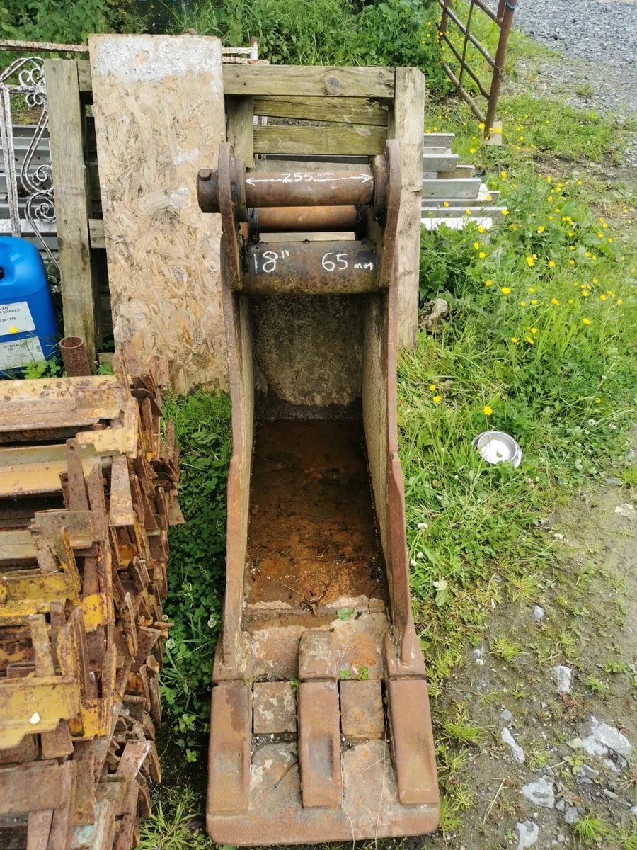 18"Digger bucket - Image 1