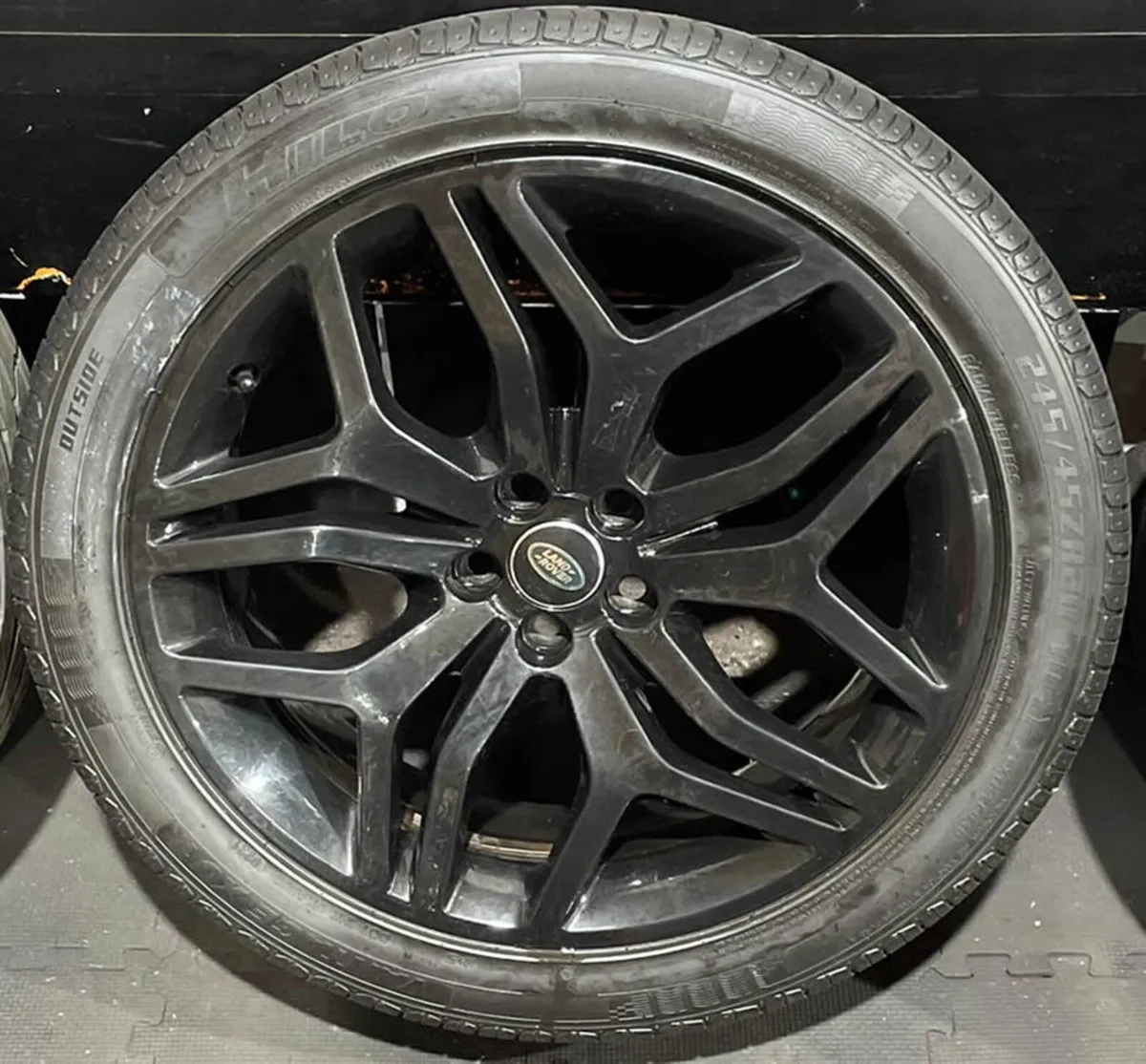 20" GENUINE RANGE ROVER EVOQUE ALLOYS & TYRES - Image 4