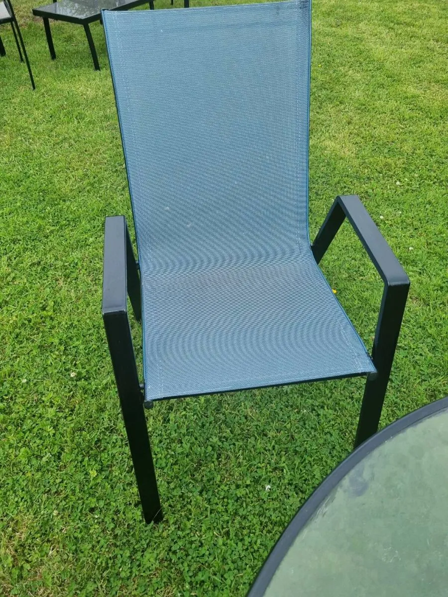 Garden chairs and table - Image 2