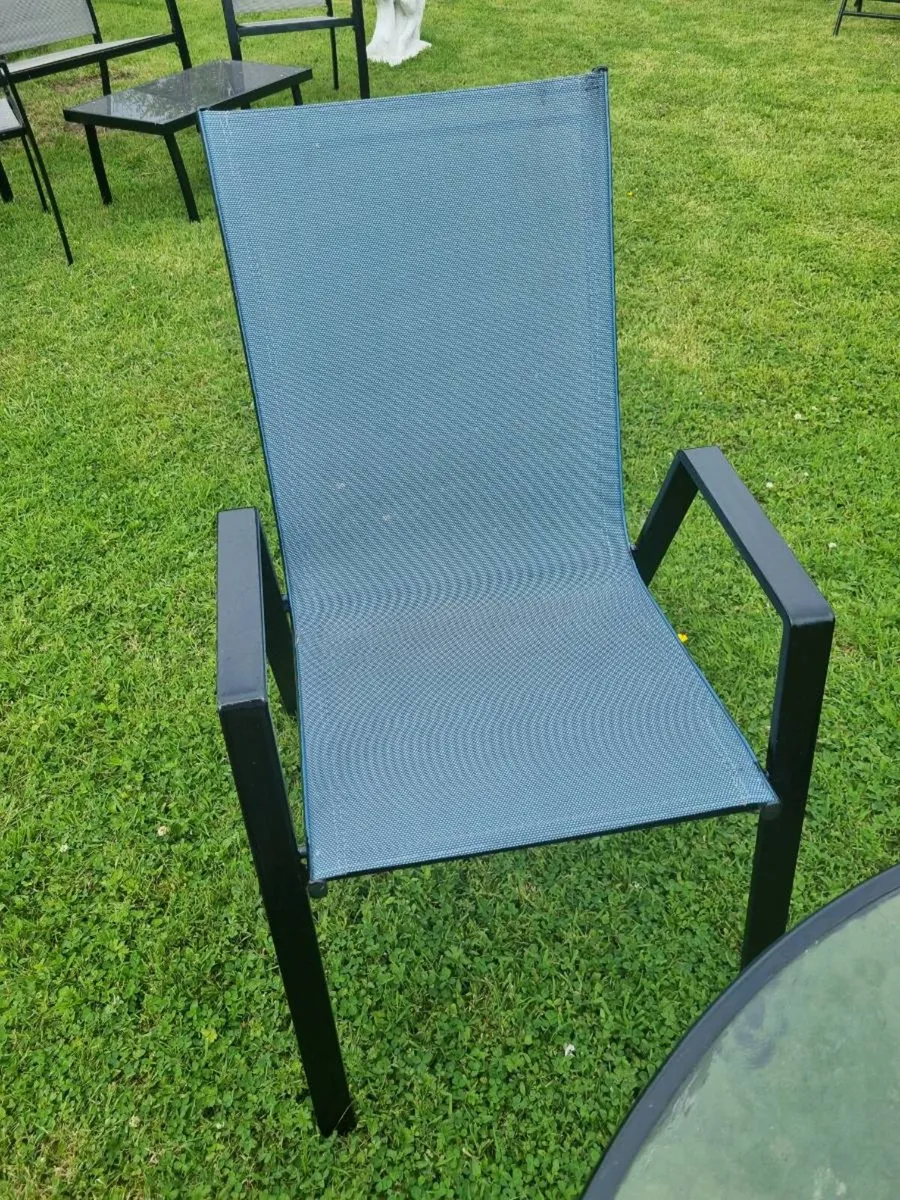 Garden chairs and table - Image 3