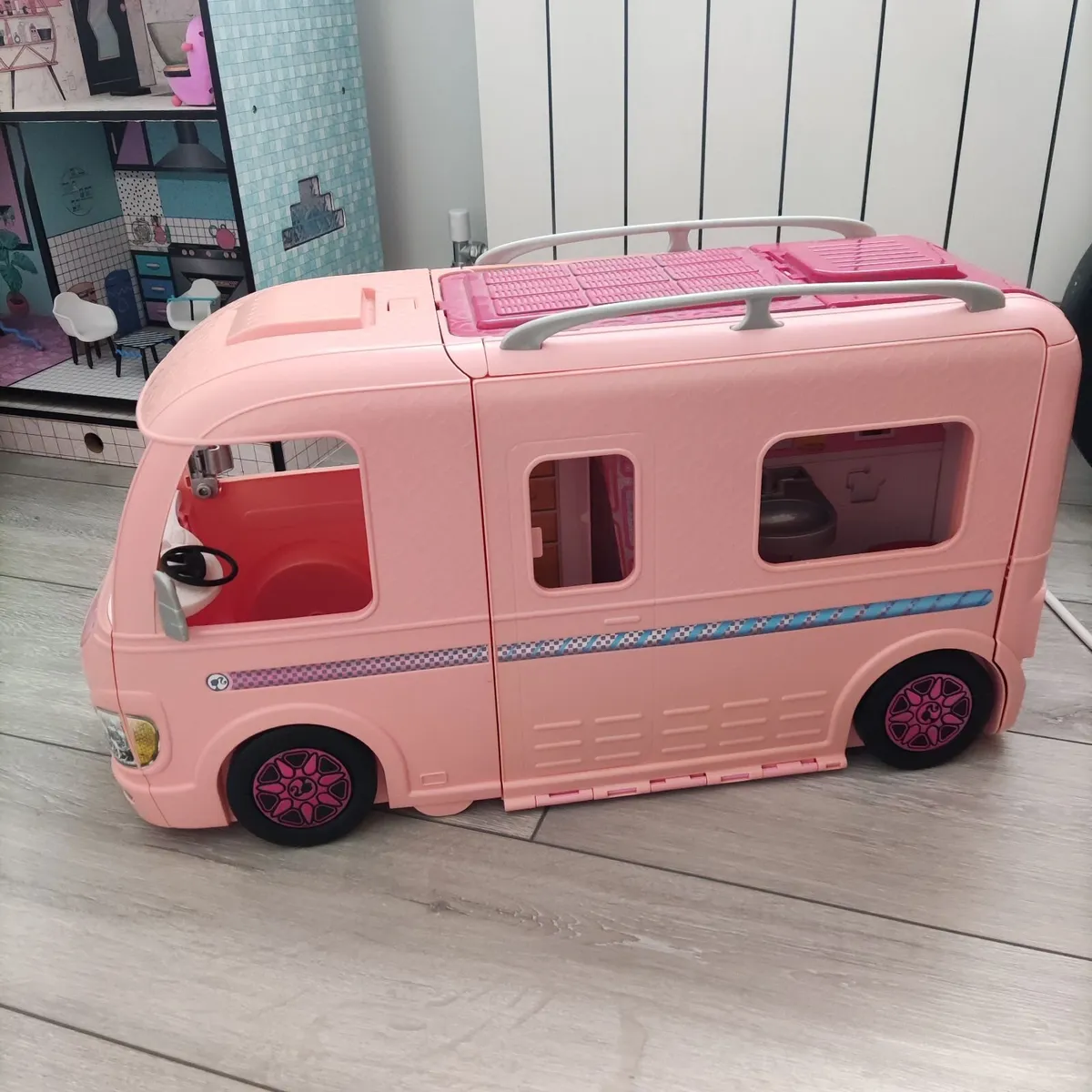 Barbie camper van & car - Image 1