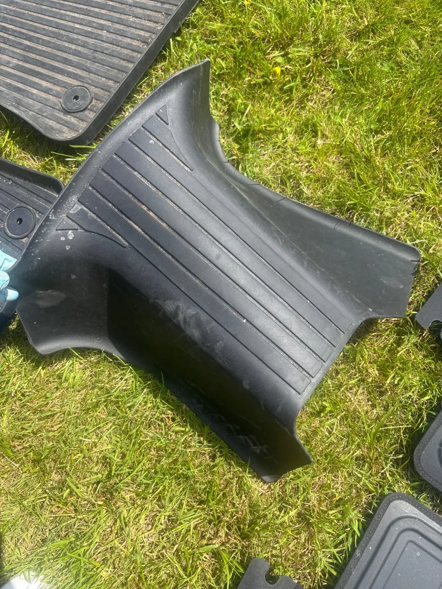 Car Mats - Image 1