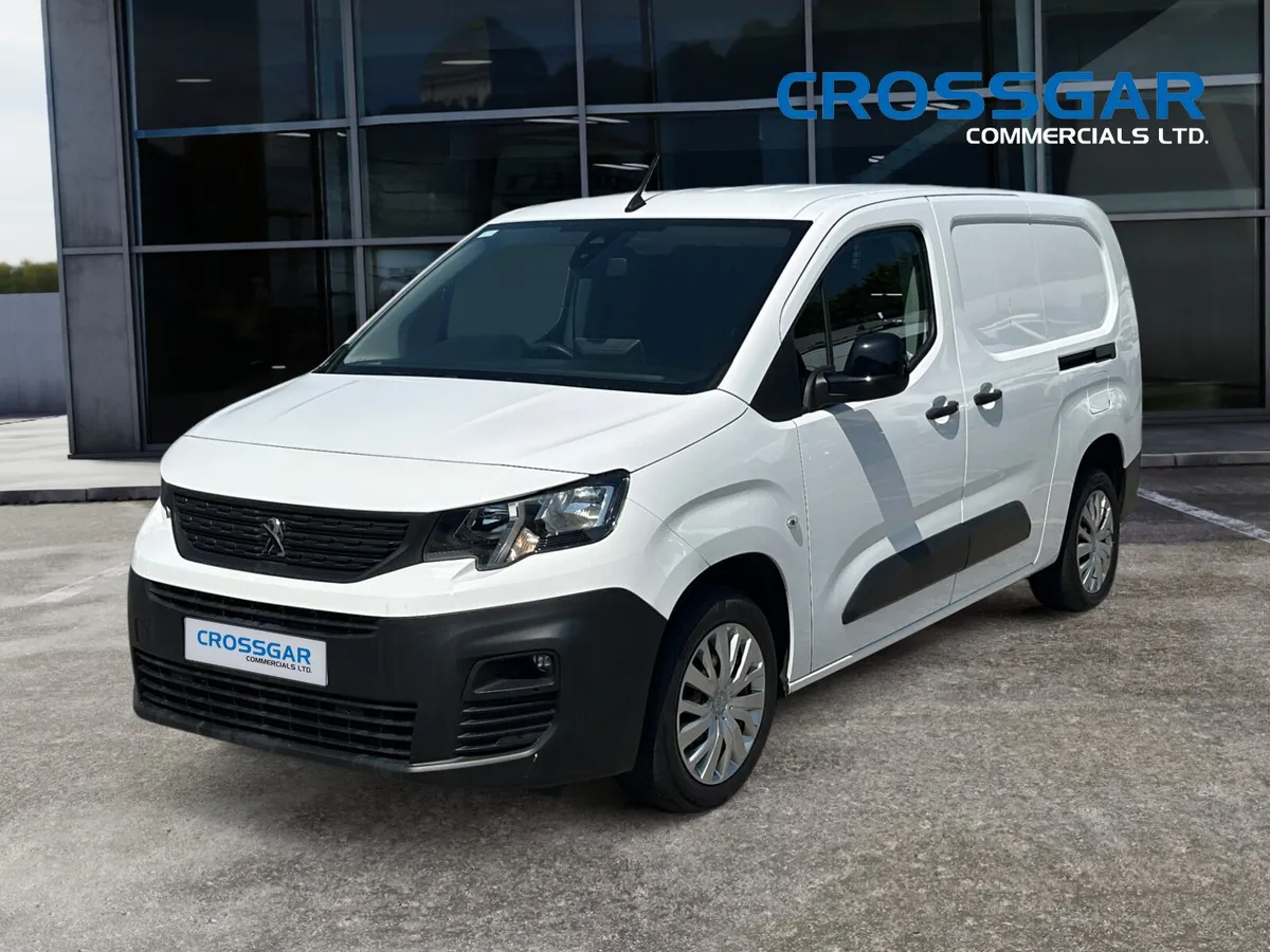 5 SEATER CREW VAN - Image 2