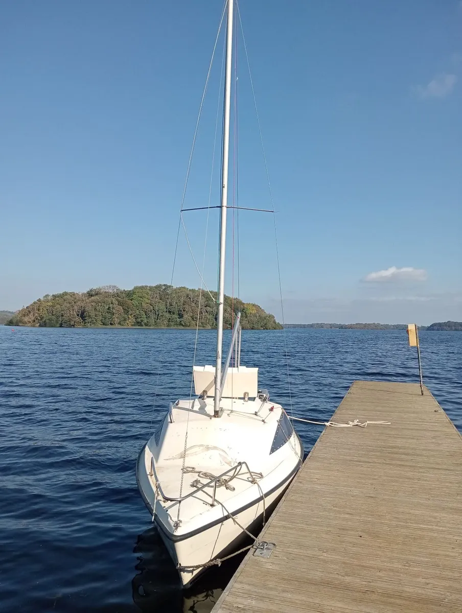 16 foot  Sailboat. - Image 2