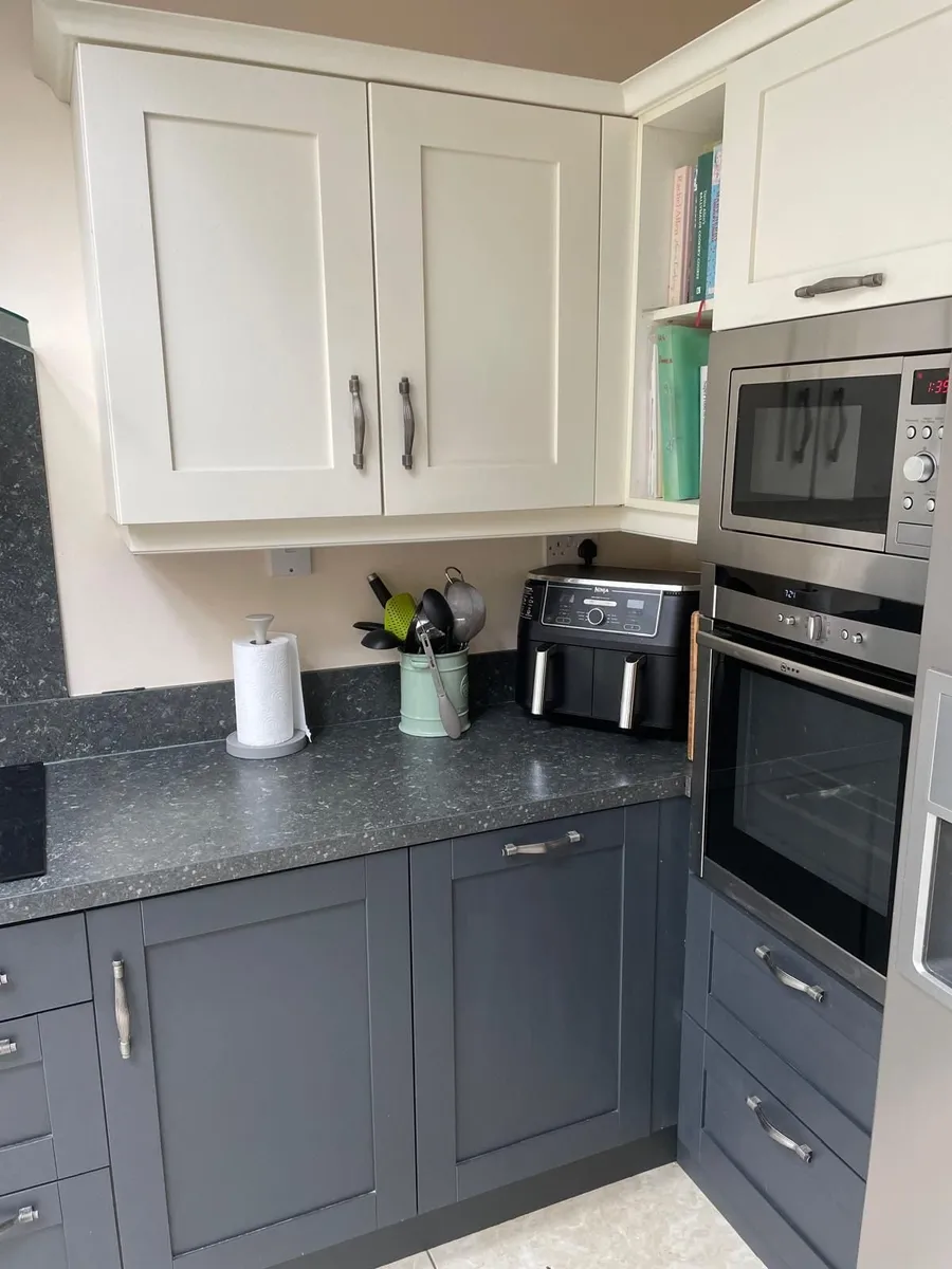 Fitted Kitchen - Image 4