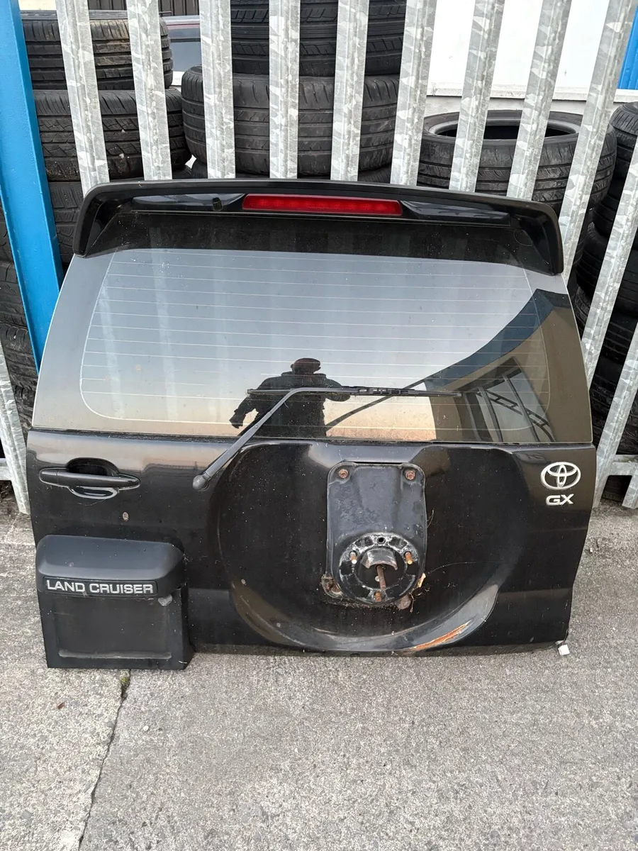 Landcruiser Very clean back door - Image 3