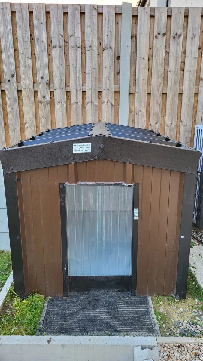 Large Dog Kennel - Image 1