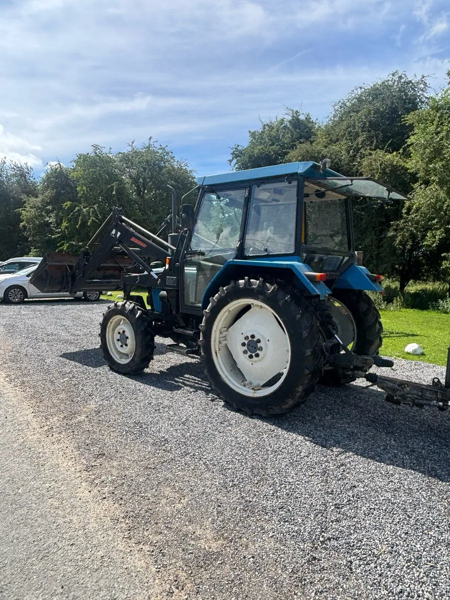 New Holland 4630 with Loader 4X4 - Image 3