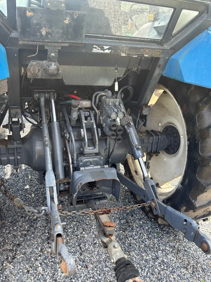 New Holland 4630 with Loader 4X4 - Image 2