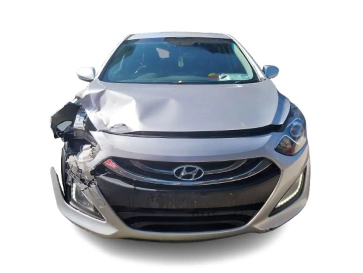 2013 HYUNDAI I30 For Breaking/Dismantling - Image 2