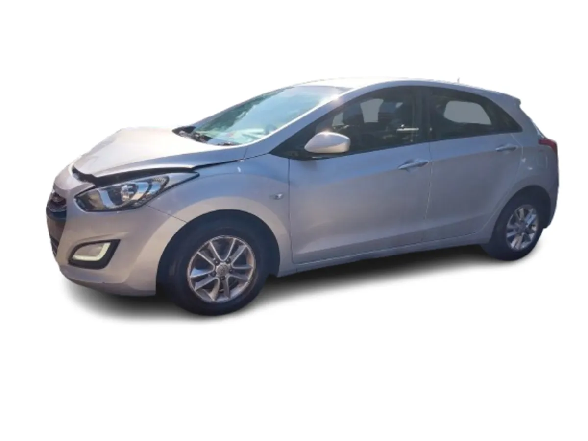 2013 HYUNDAI I30 For Breaking/Dismantling - Image 3