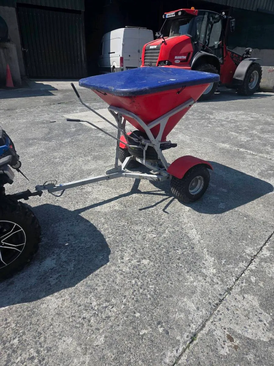 Quad fertiliser Spreader - Image 1