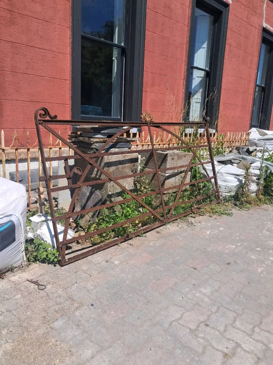 Wrought iron gate - Image 1