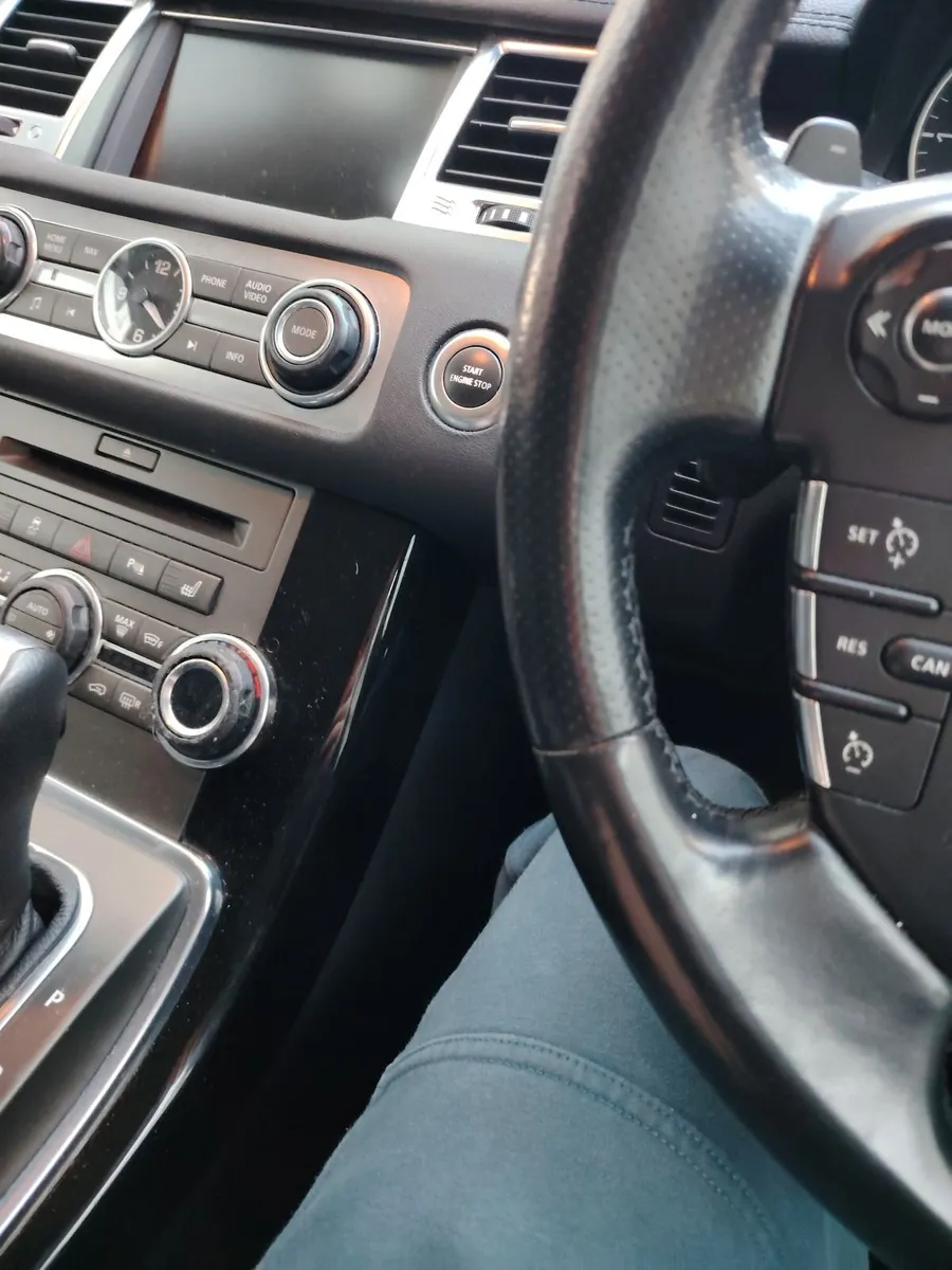 Range rover sport 3.0 TDV6 HSE for breaking - Image 2