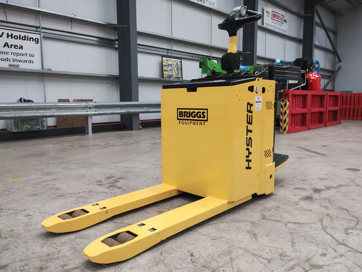 2017 Hyster P2.0SE Pallet Truck (REF: 010541) - Image 3
