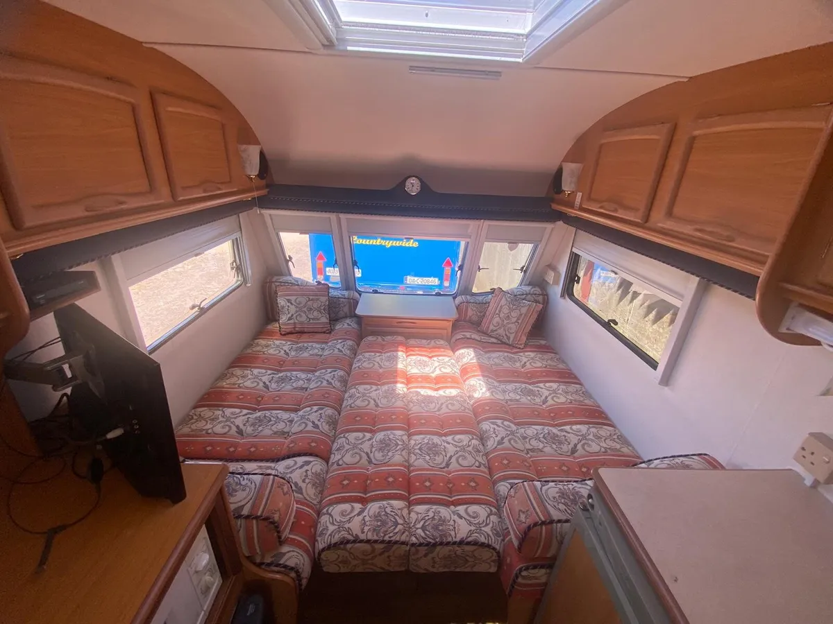 2 BERTH AVONDALE WINDSOR - Image 4