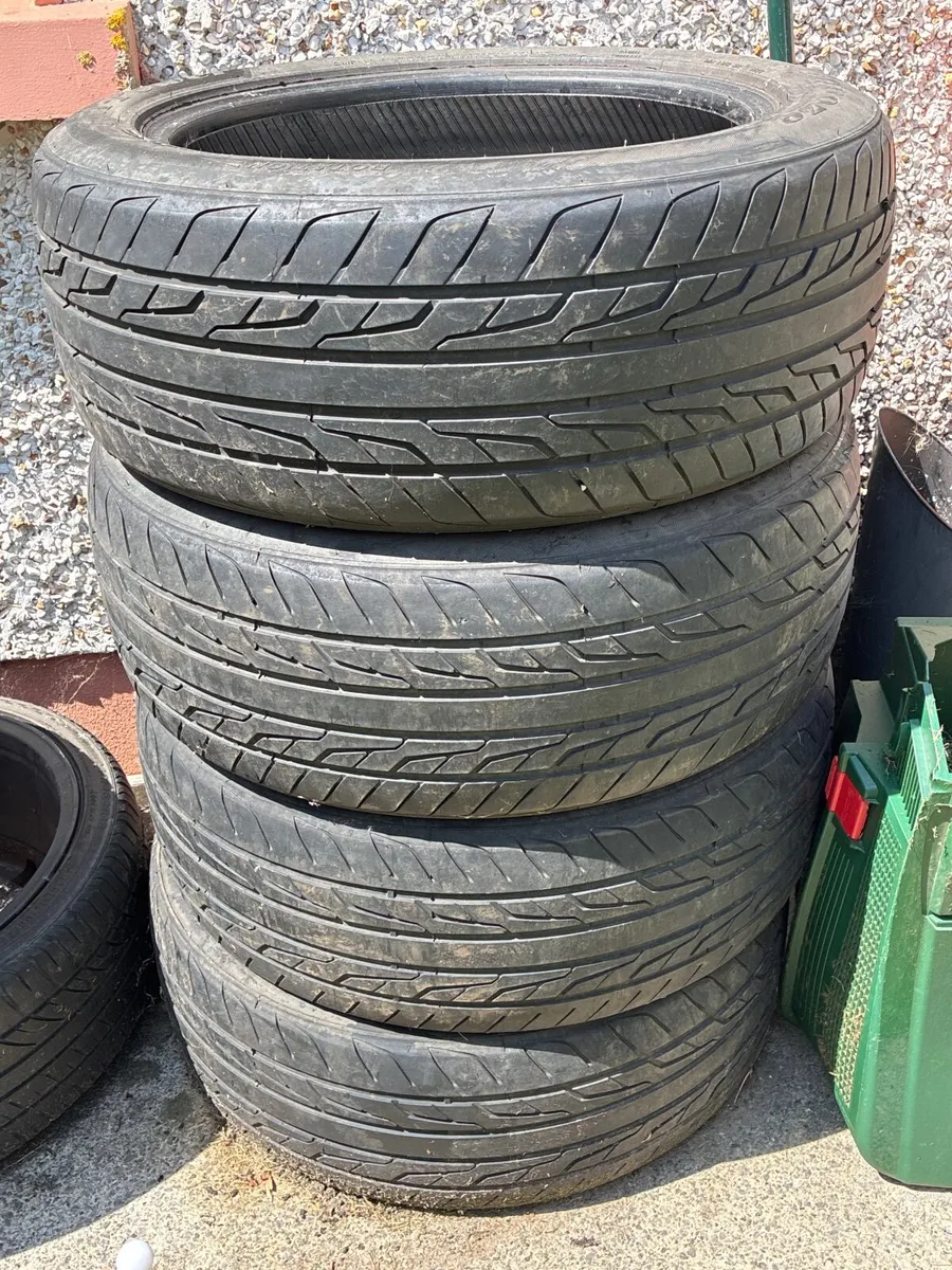 Car - Image 1