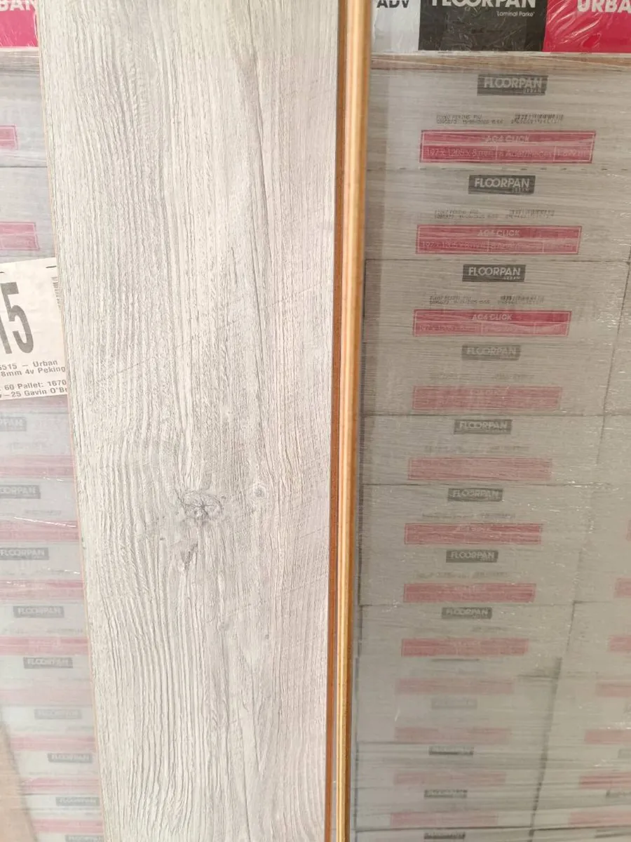 *NEW* 8MM LAMINATE FLOORING ☄️ - Image 4