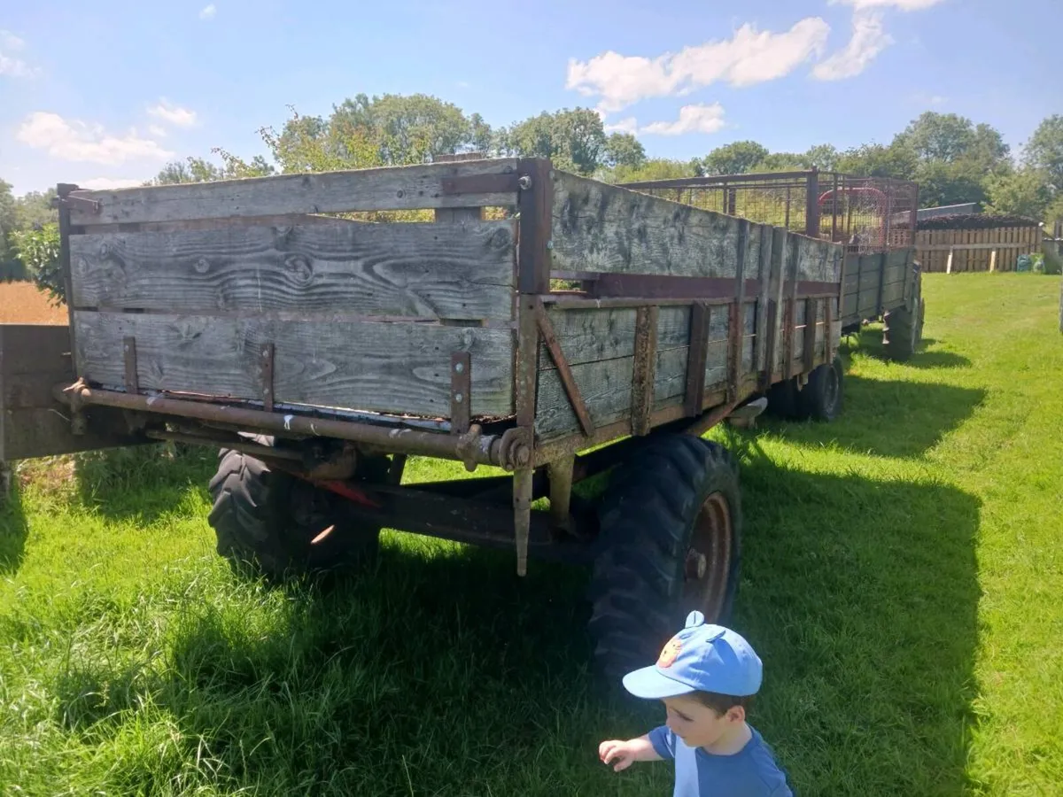 Large farm/feed Trailer - Image 1