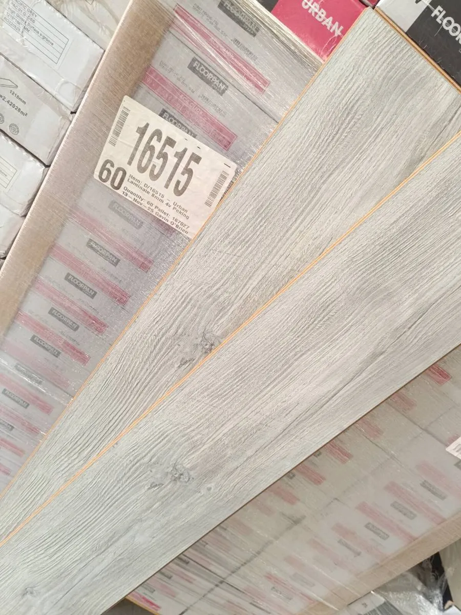 *NEW* 8MM LAMINATE FLOORING ☄️ - Image 2