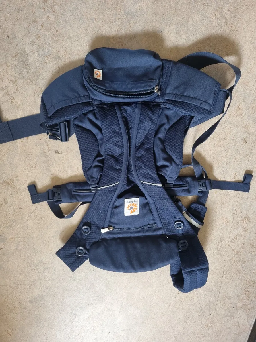 Ergobaby omni 360 carrier - Image 1