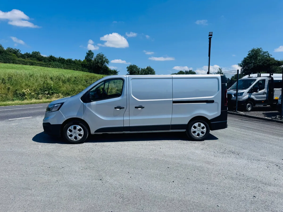 2022 Renault Trafic LWB 150BHP €16250 ON IRISH REG - Image 4