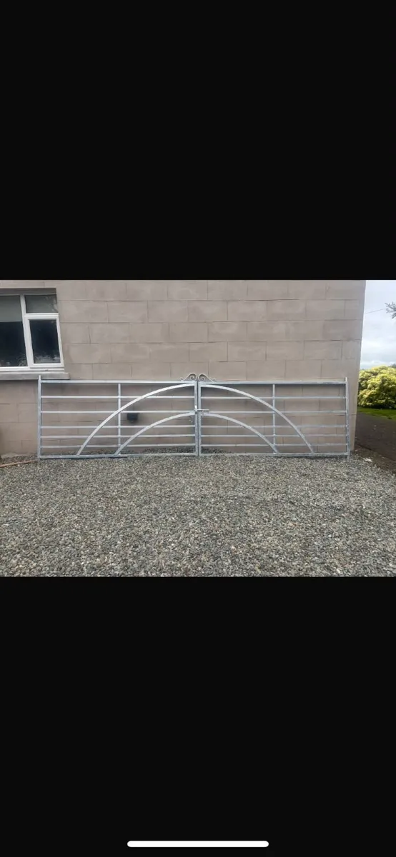 Equine/stud garm gates - Image 1