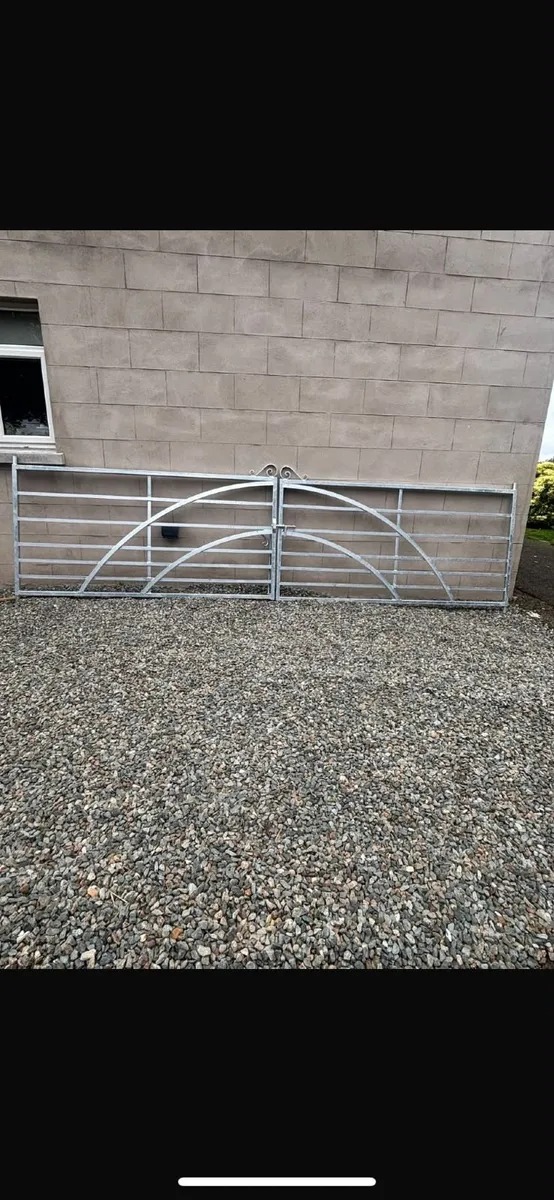 Equine/stud garm gates - Image 3