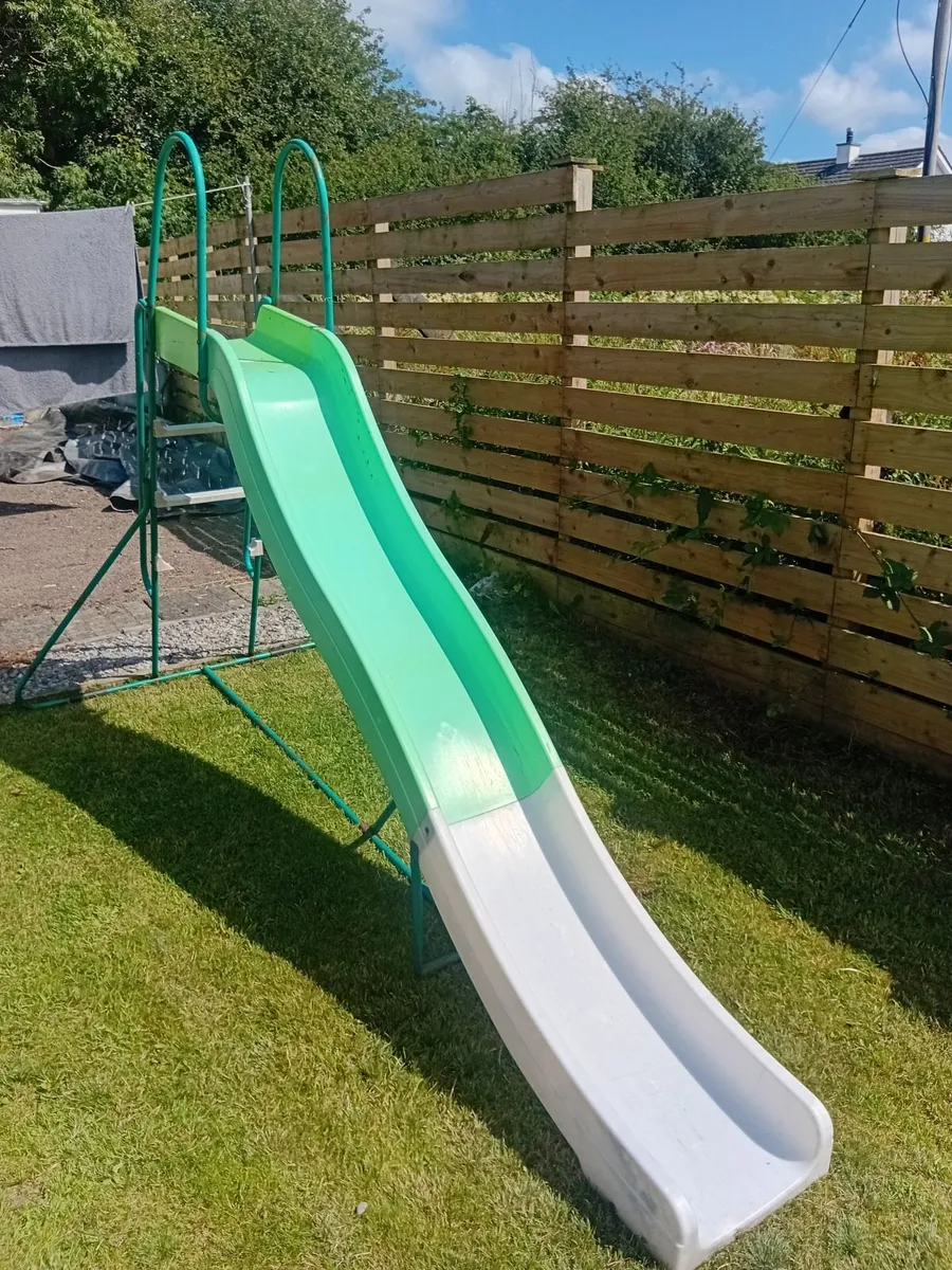Slide and trampoline - Image 1